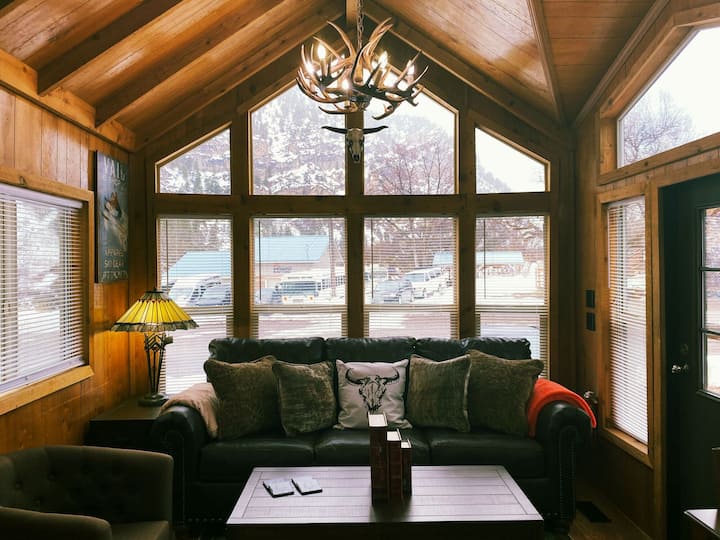 Resort Cabin - Glenwood Springs, CO