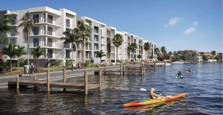 Resort Style Amenities With Lux Condo - Sarasota, FL