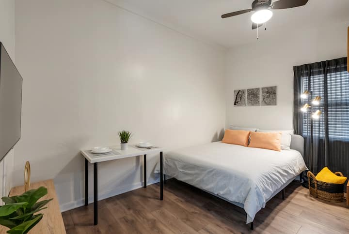 Alhambra Cozy Studio Stay - San Gabriel, CA