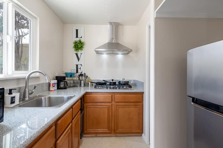 Alhambra Cozy Studio Stay - San Gabriel, CA