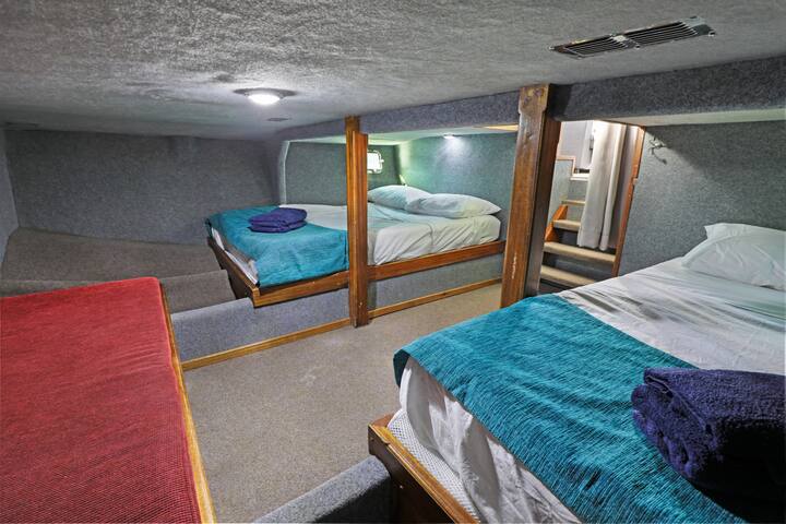 Caloundra Houseboats gallery image 3