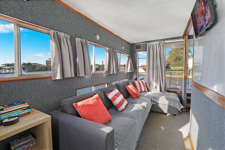 Caloundra Houseboats gallery image 5