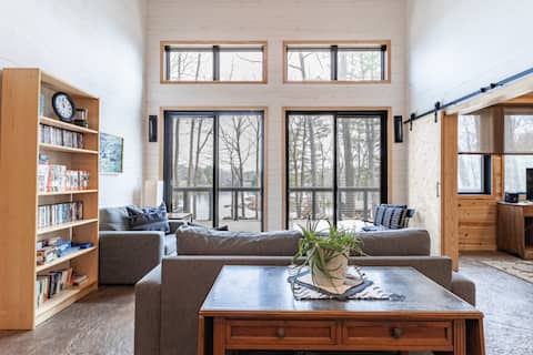 Lilypad Lake House - On Nelson Lake / Trail Acc