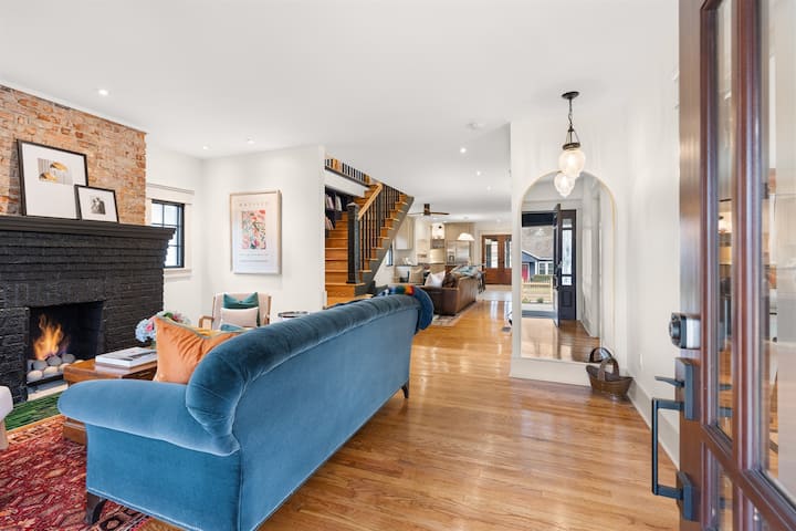 *Top Rated* • The Ebony • Spacious,quiet,safe - Nashville, TN