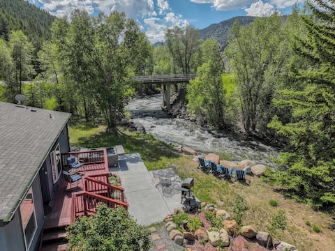 Rafting! Hot tub and Creek Views