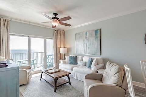 Seawind 1605 | Updated condo with perfect location