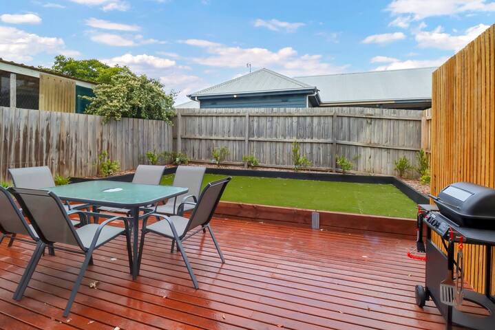 Retreat on Francis 1 I Short and Long Stays