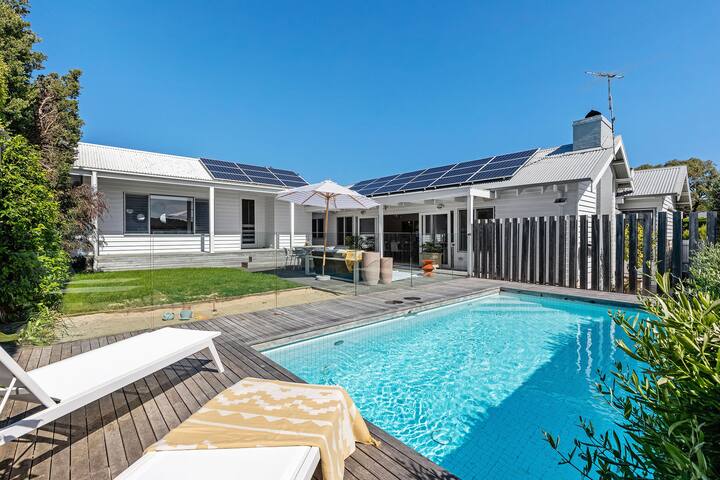 Jasmine’s Cottage | Heated Pool In Perfect Sorrent