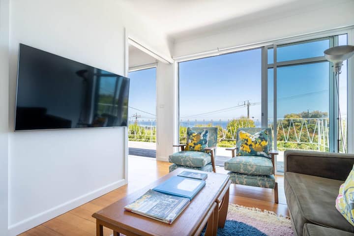 Couples Corner: A Stylish Bay View Retreat - Red Hill