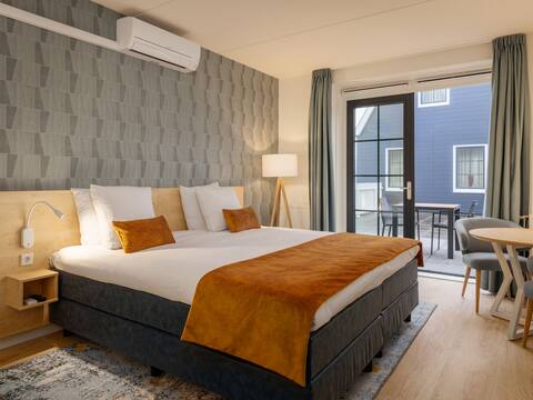 Nice hotel room only 1 km from Volendam Centre