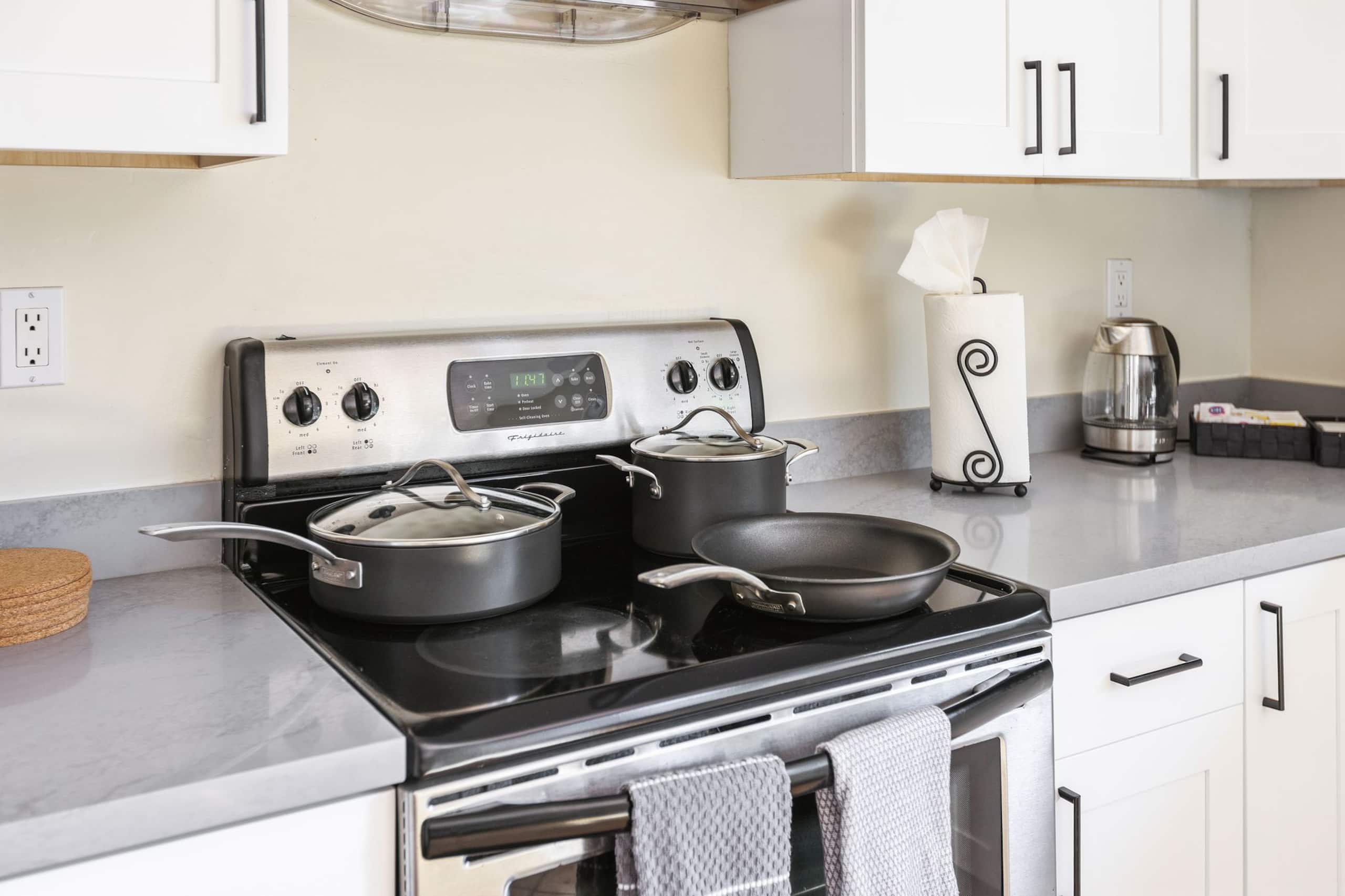 Home in South San Francisco · ★4.89 · 4 bedrooms · 5 beds · 2 private baths - Image 36