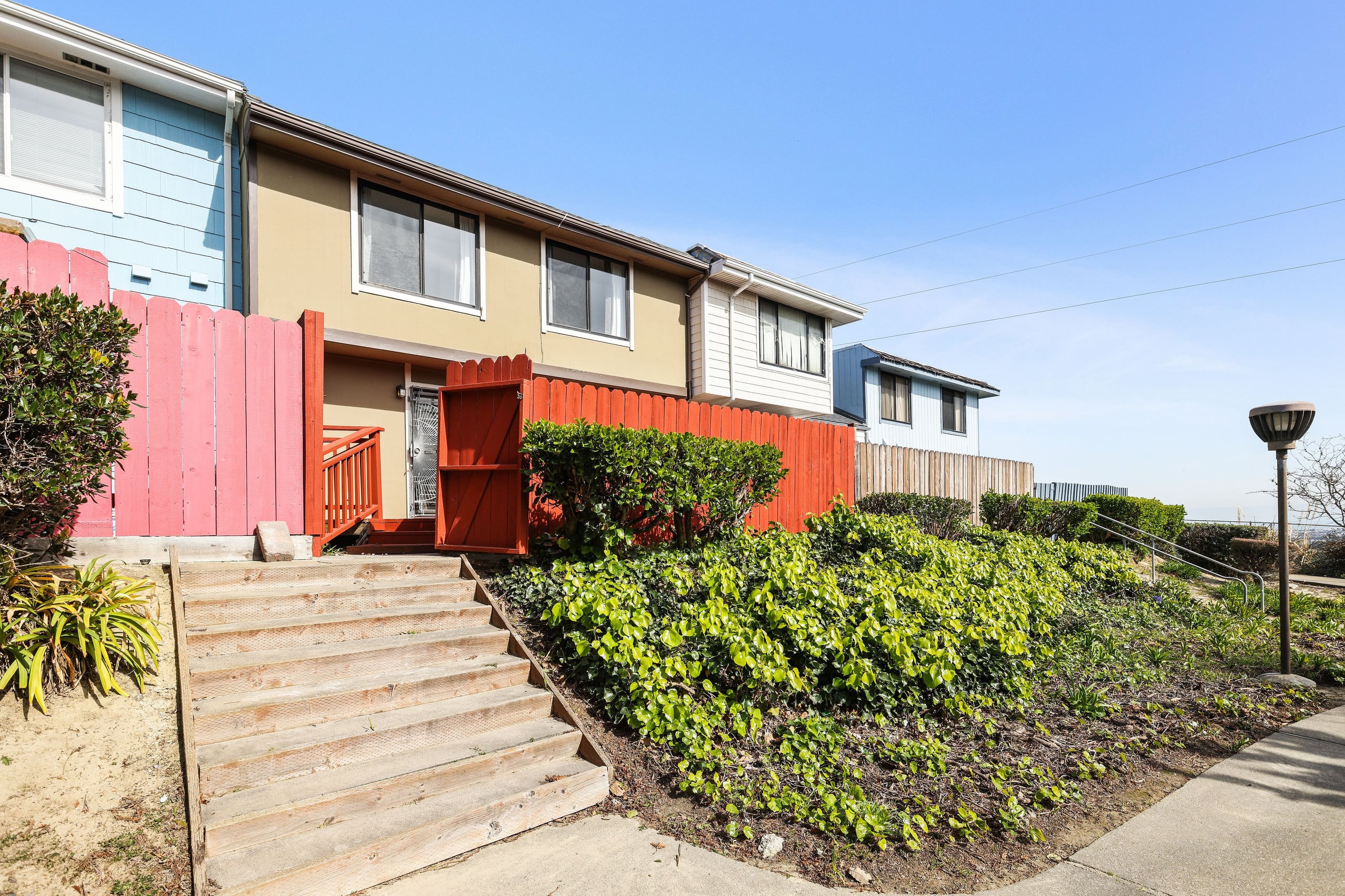 Home in South San Francisco · ★4.89 · 4 bedrooms · 5 beds · 2 private baths - Image 38