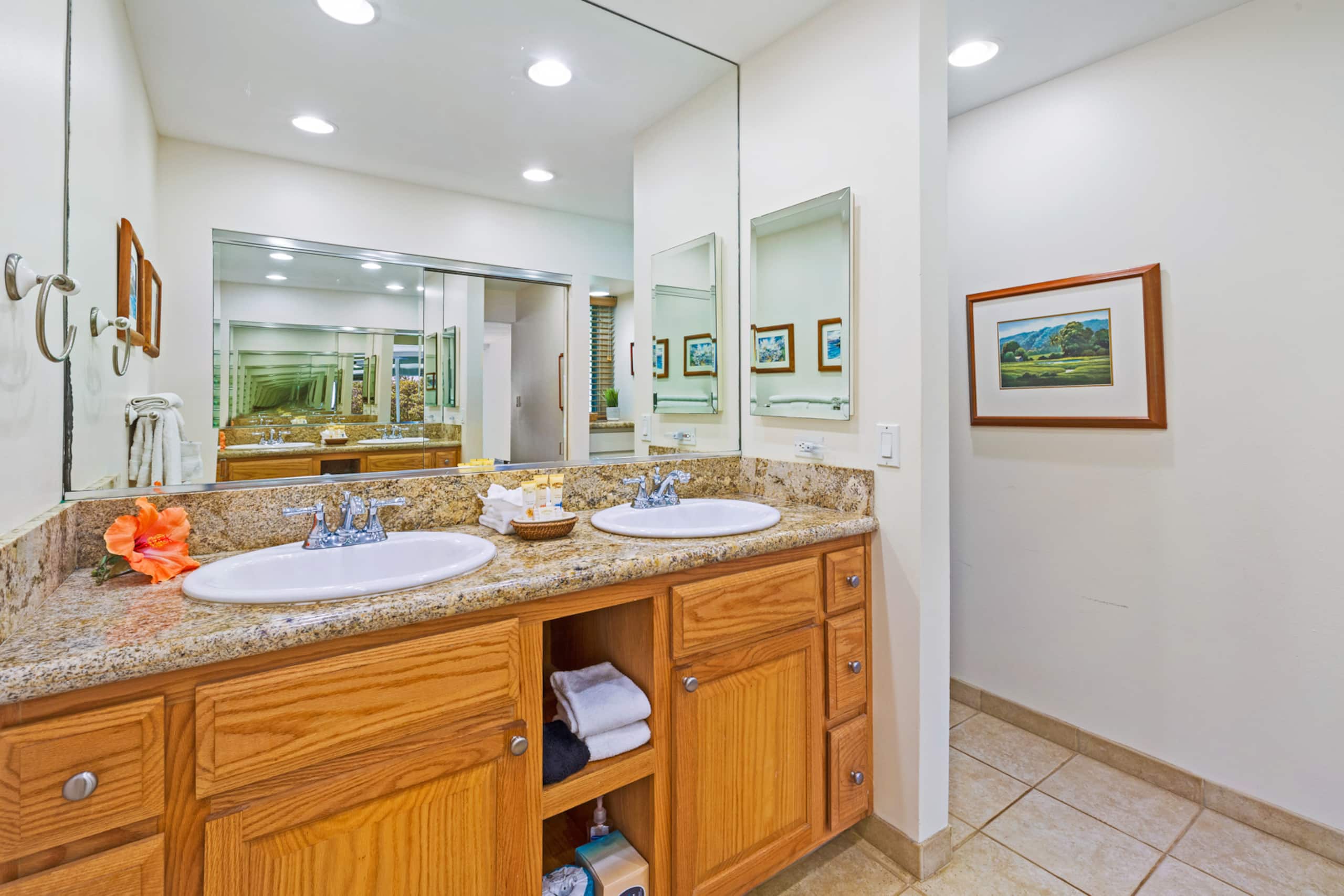 Home in Lahaina · ★4.57 · 1 bedroom · 2 beds · 2 baths - Image 9