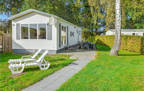 Top performing Airbnb: Nice home in Heinkenszand with WiFi in Heinkenszand