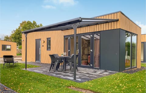Top Airbnb: Awesome home in Heinkenszand with WiFi in Borsele
