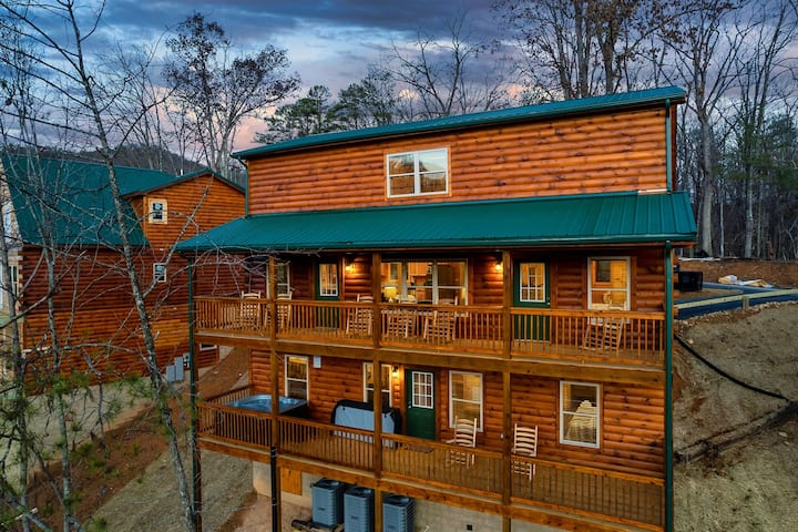 The Best Location 5br Sleeps 16 - Pigeon Forge, TN