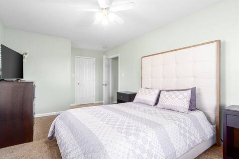 10 Person Home! Commute Easy Close to I24 TN & KY