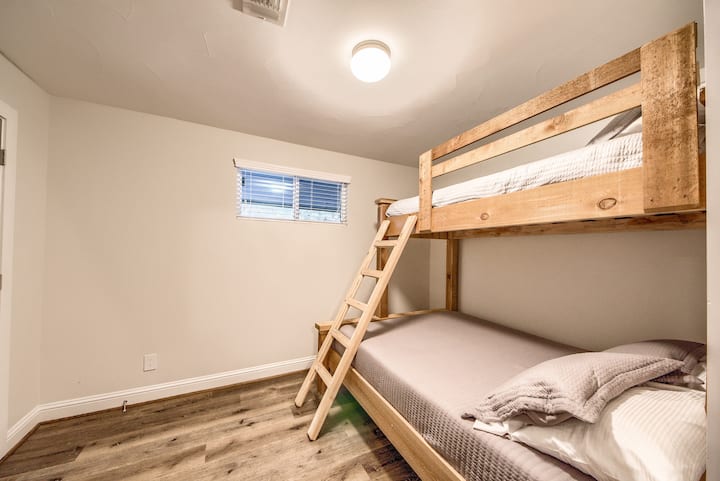 תאומים מעל קווין באנק. 