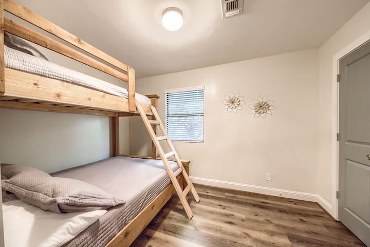 תאומים מעל קווין באנק