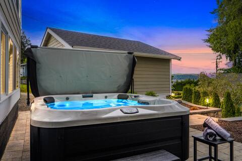 The Landing - Waterviews, Beach Access, & Hot Tub