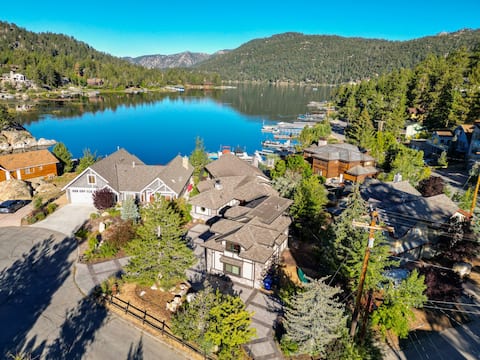 Roaring Lion + Lake Views + Private Dock + Hot Tub