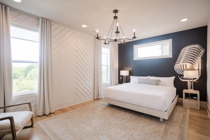 Master Bedroom with unique Mural