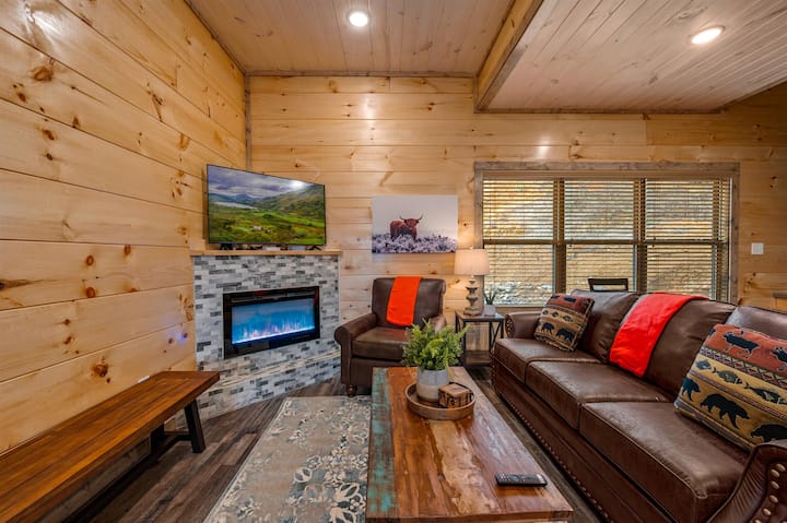 Indoor Pool | Hot Tub | Nerf Wars | Pet-friendly -