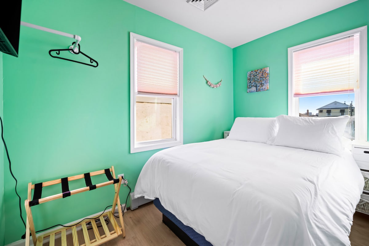 ห้องนอนชั้นบน (เต็ม)