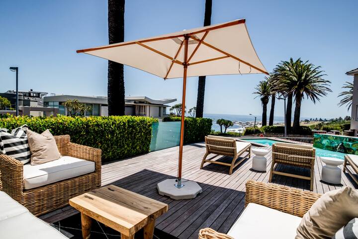 Magical Holiday Home Walking Distance to the Beach gallery image 4