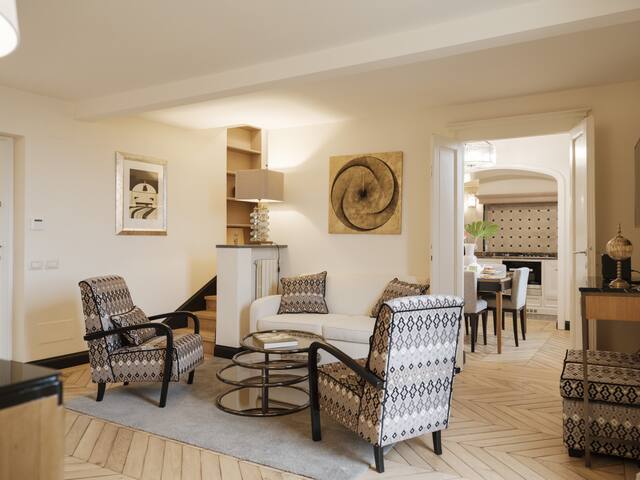 Luxury window on Florence gallery image 4