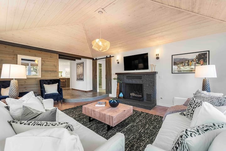 Uptown Luxury Garden Home W/ Hot Tub & Fire Pit - Sedona, AZ