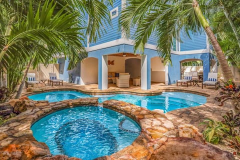 Above it All: Rooftop Deck, Pool, 5 Homes to Beach