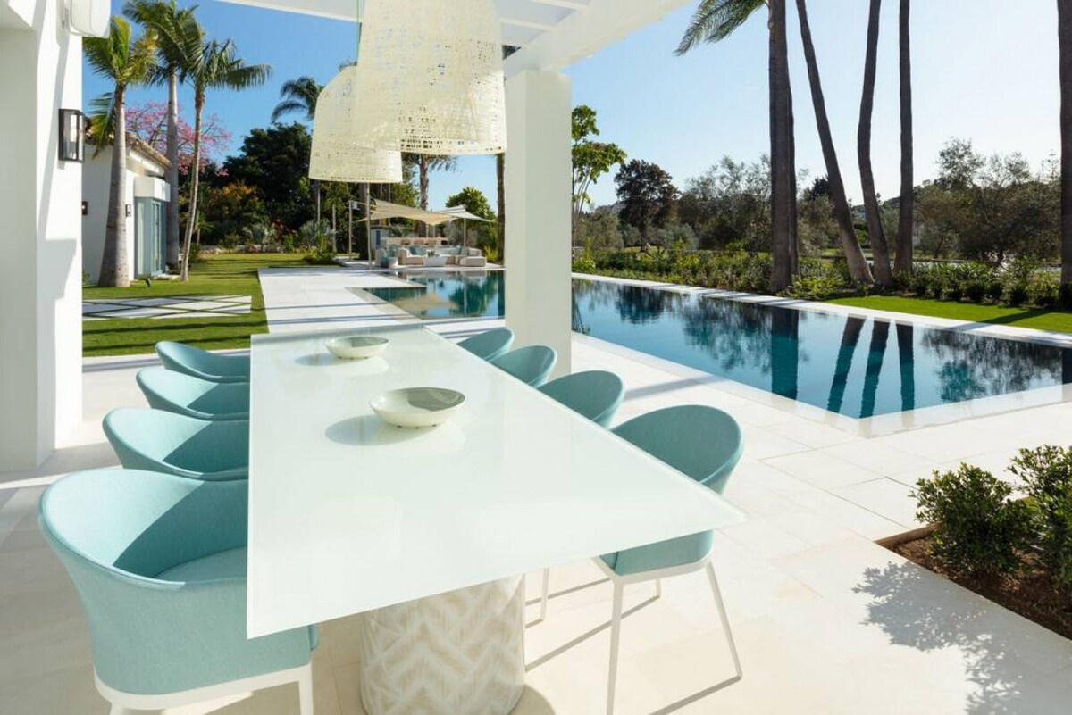 Luxury 7BR Golf-Front Villa, Heated Pool & Gym 4