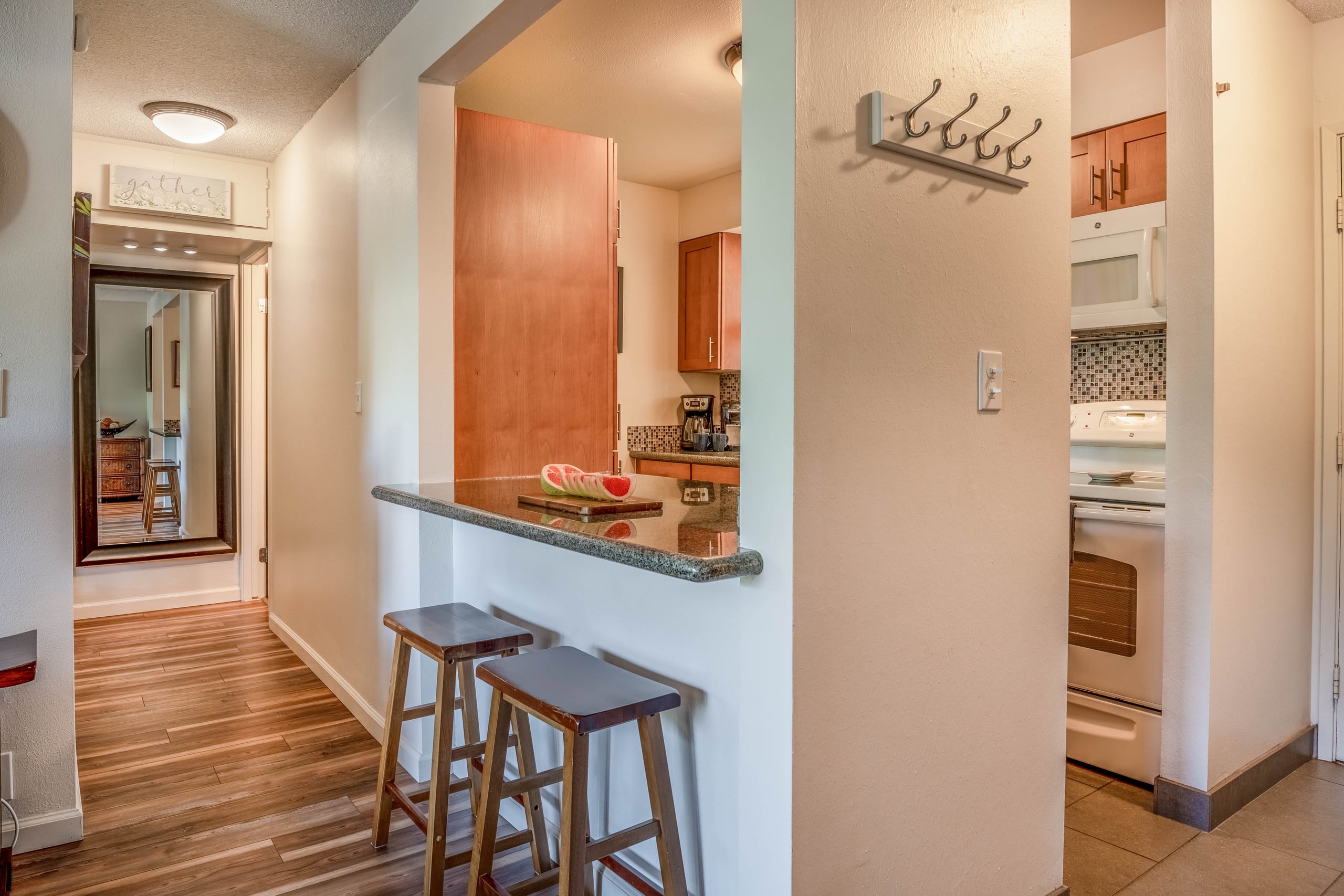 Condo in Wailuku · ★4.83 · 1 bedroom · 2 beds · 1 shared bath - Image 16