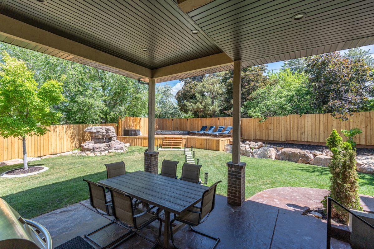 Successful Airbnb property: Olympus Luxury-Prime Location- HotTub+Theater+More in Millcreek