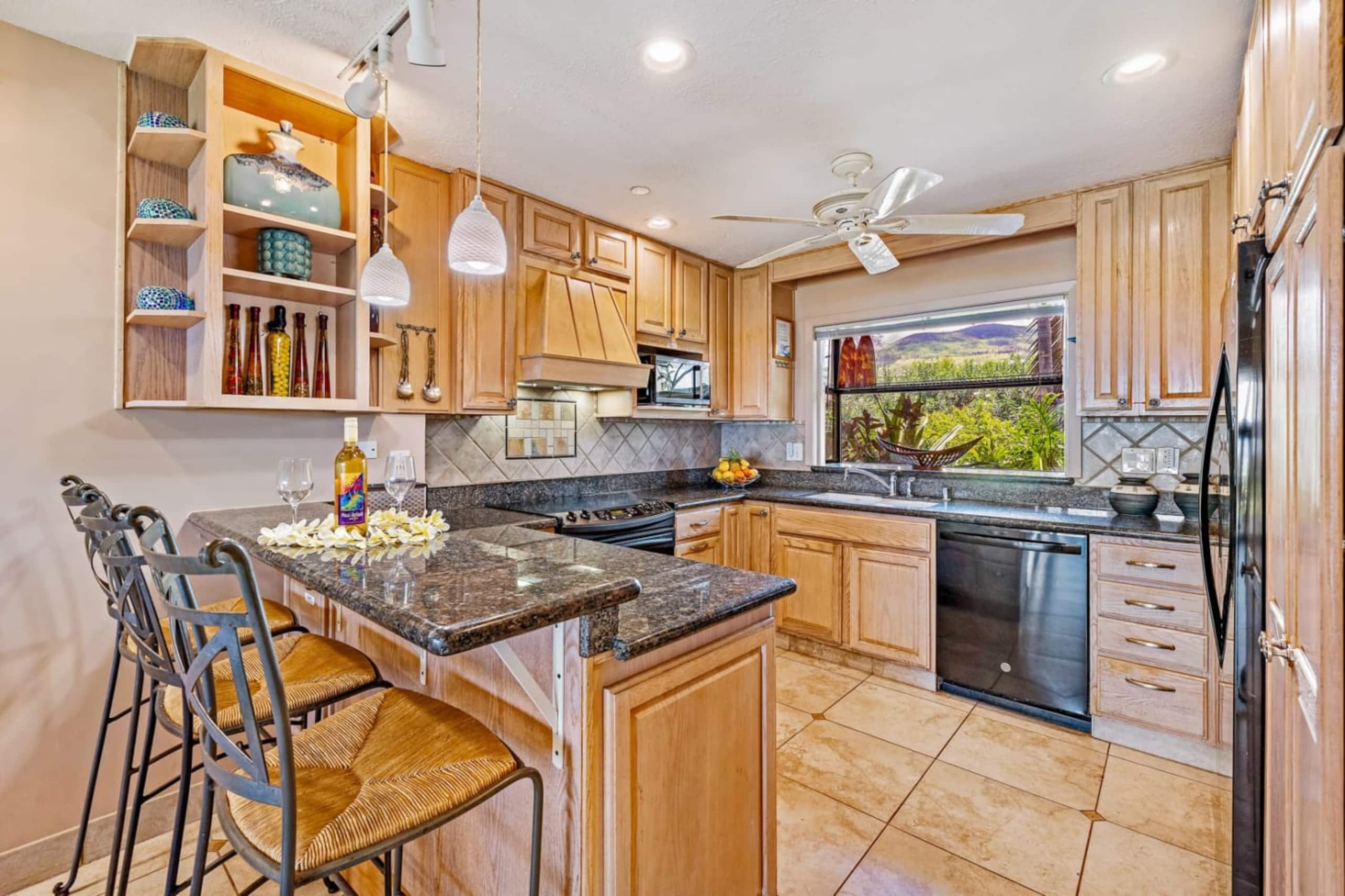 Townhouse in Lahaina · ★4.97 · 4 bedrooms · 5 beds · 3.5 baths - Image 18