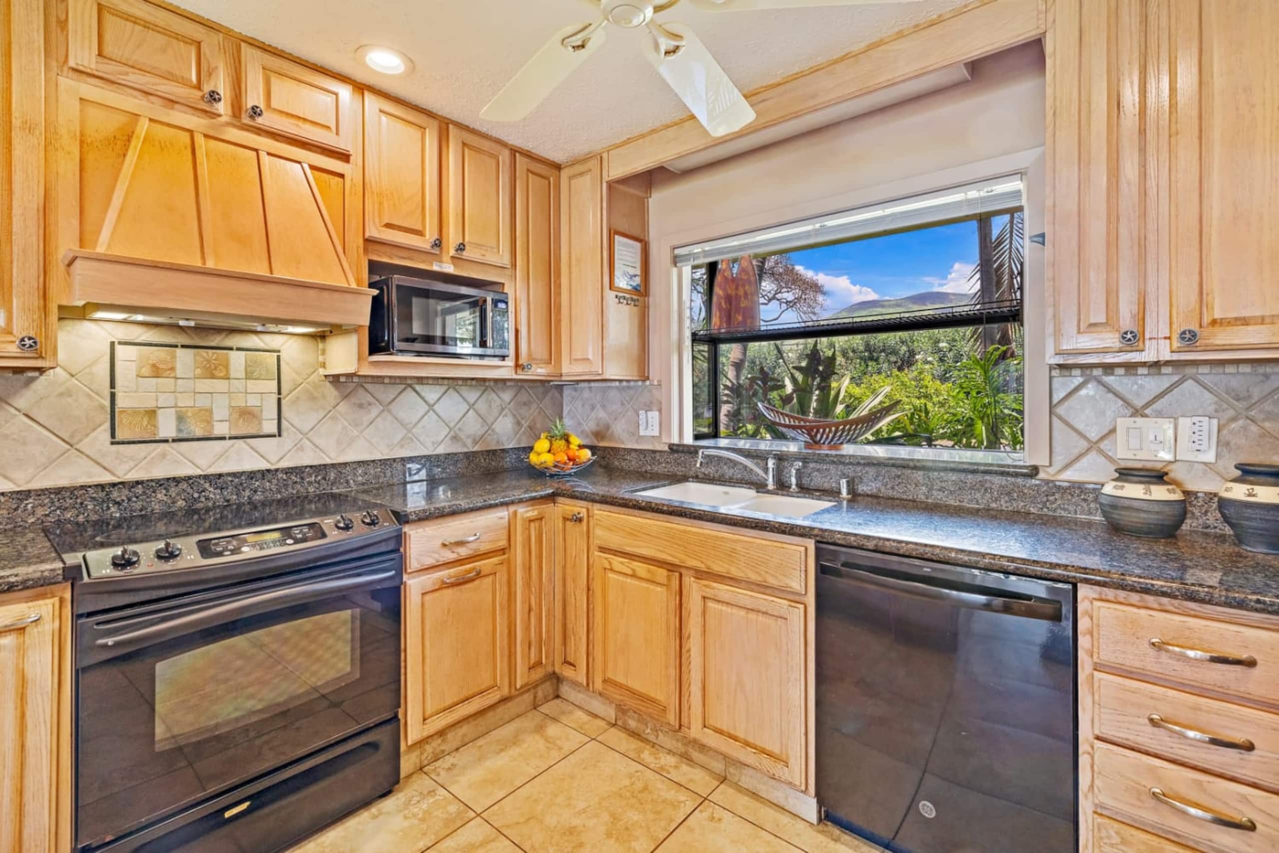 Townhouse in Lahaina · ★4.97 · 4 bedrooms · 5 beds · 3.5 baths - Image 20