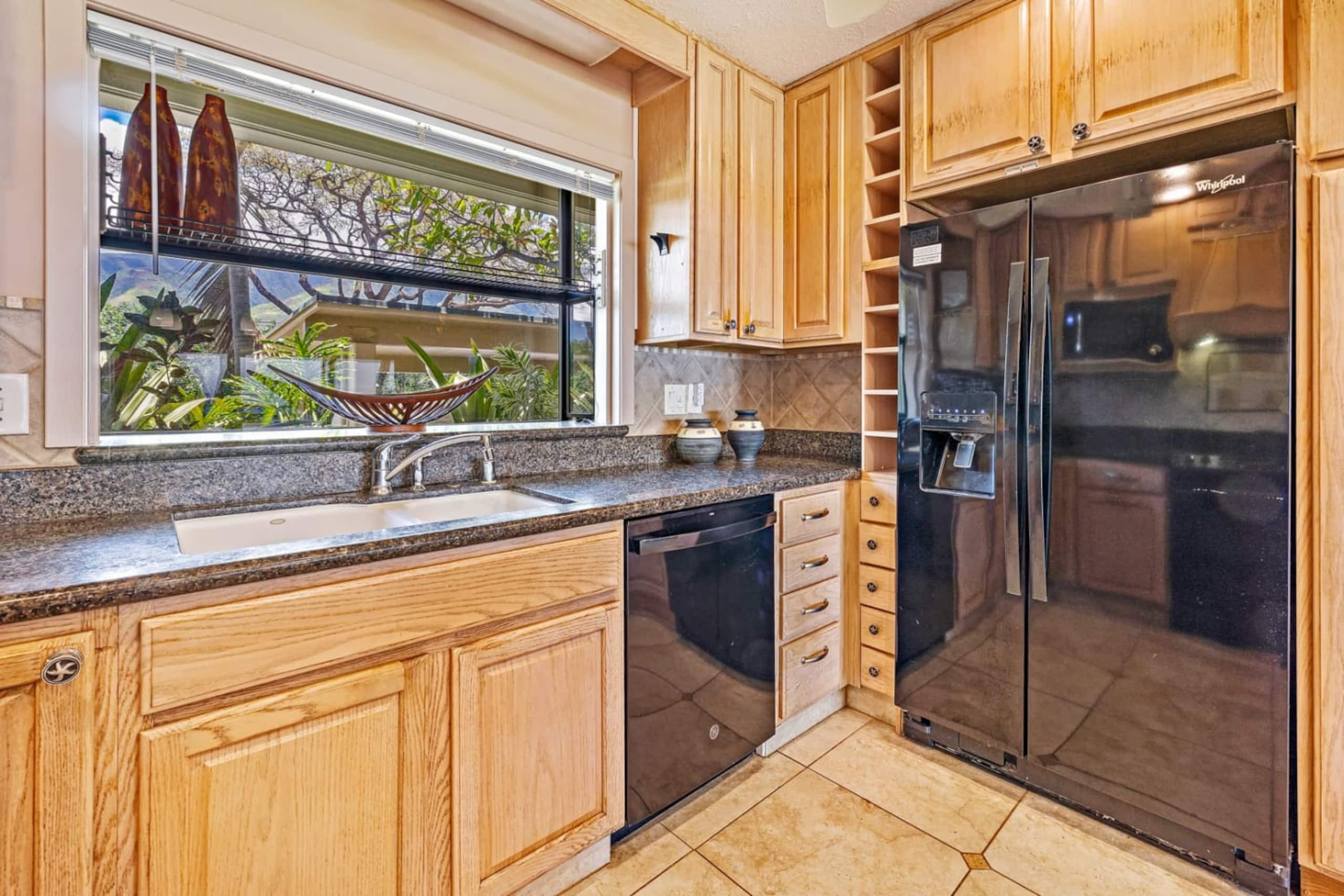 Townhouse in Lahaina · ★4.97 · 4 bedrooms · 5 beds · 3.5 baths - Image 21