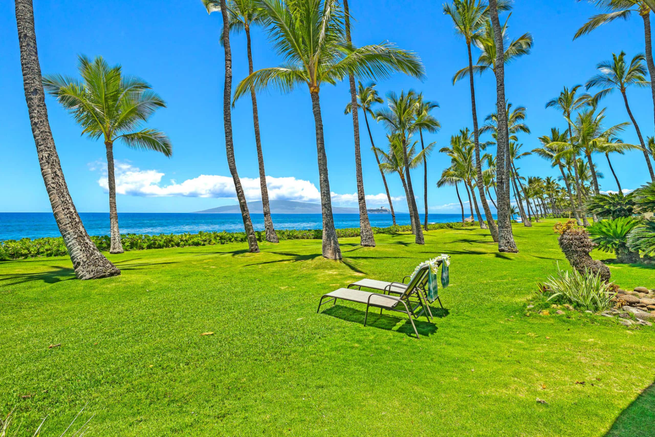 Townhouse in Lahaina · ★4.97 · 4 bedrooms · 5 beds · 3.5 baths - Image 8