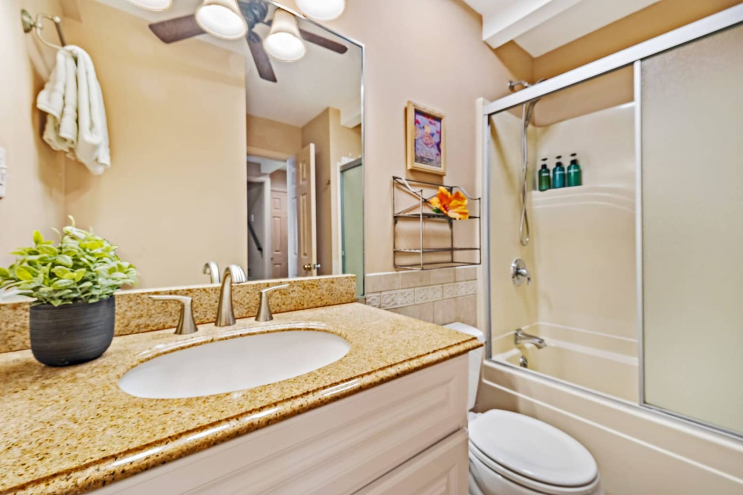 Townhouse in Lahaina · ★4.97 · 4 bedrooms · 5 beds · 3.5 baths - Image 45