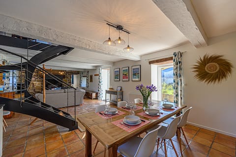 Ty-Voli - Beautiful renovated farmhouse