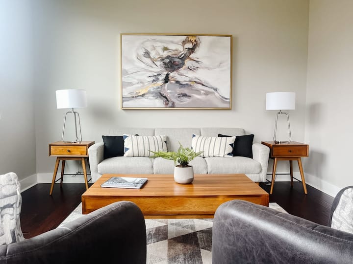 Spacious modern home minutes from Downtown Indy Houses for Rent in