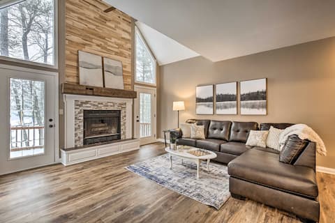 Lakefront Minocqua Getaway: Dock, Game Room!