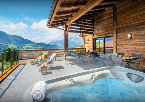 Hot tub and great skiing nearby