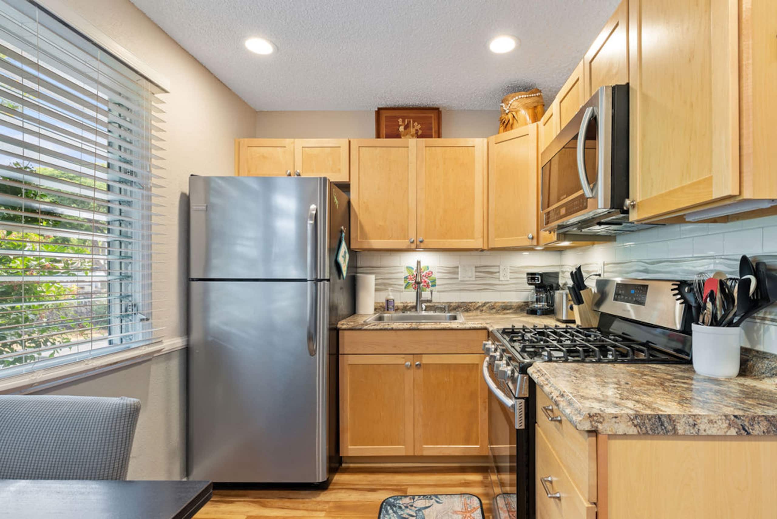 Condo in Kailua-Kona · ★4.33 · 2 bedrooms · 3 beds · 1 bath - Image 2