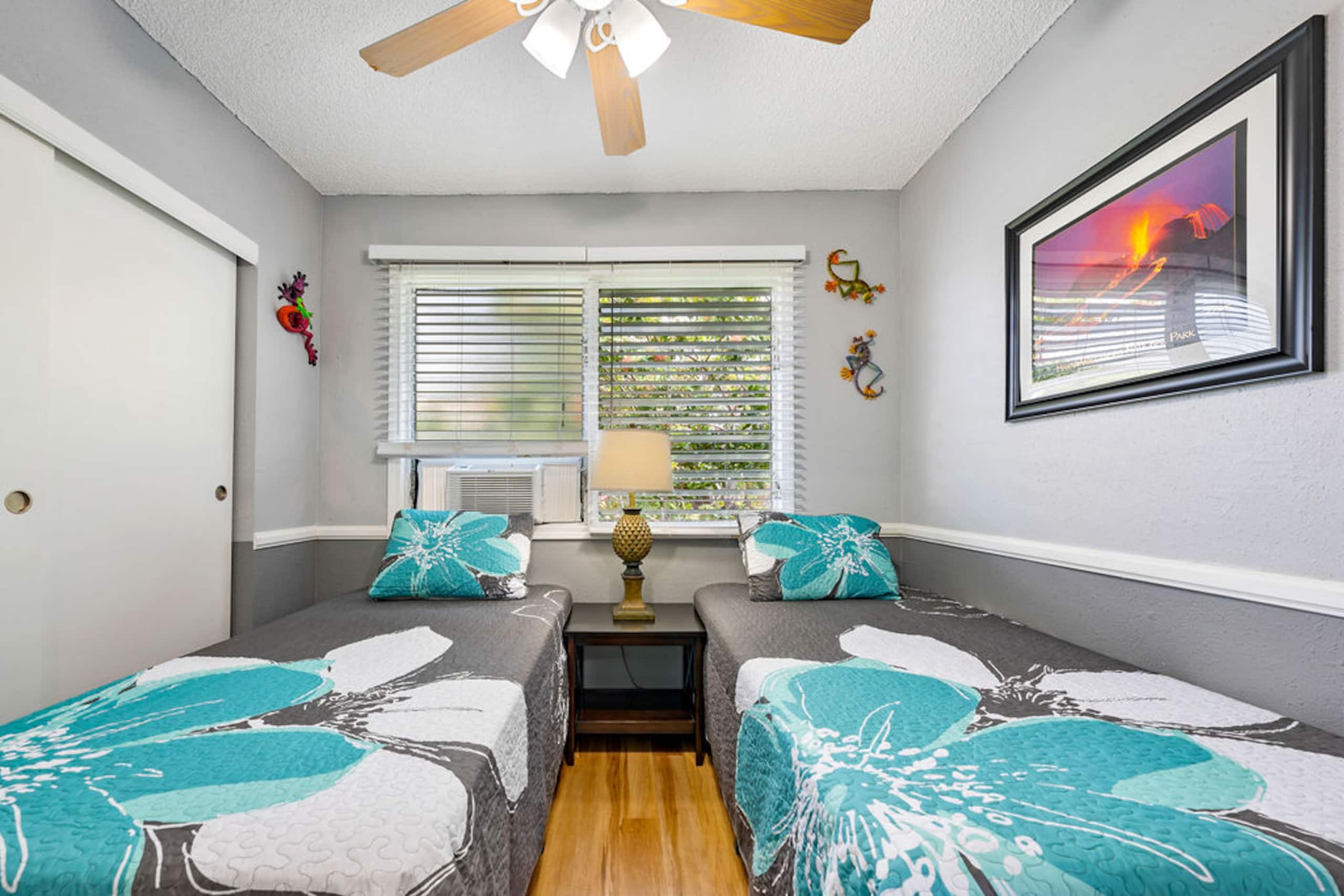Condo in Kailua-Kona · ★4.33 · 2 bedrooms · 3 beds · 1 bath - Image 10