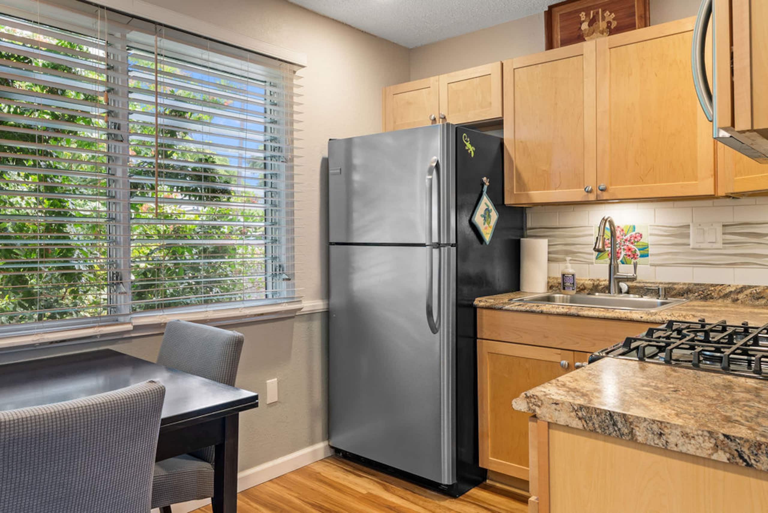 Condo in Kailua-Kona · ★4.33 · 2 bedrooms · 3 beds · 1 bath - Image 4