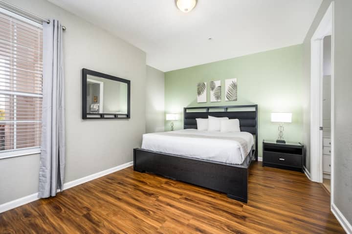 ห้องนอนที่ 2 พร้อมเตียงคิงไซส์