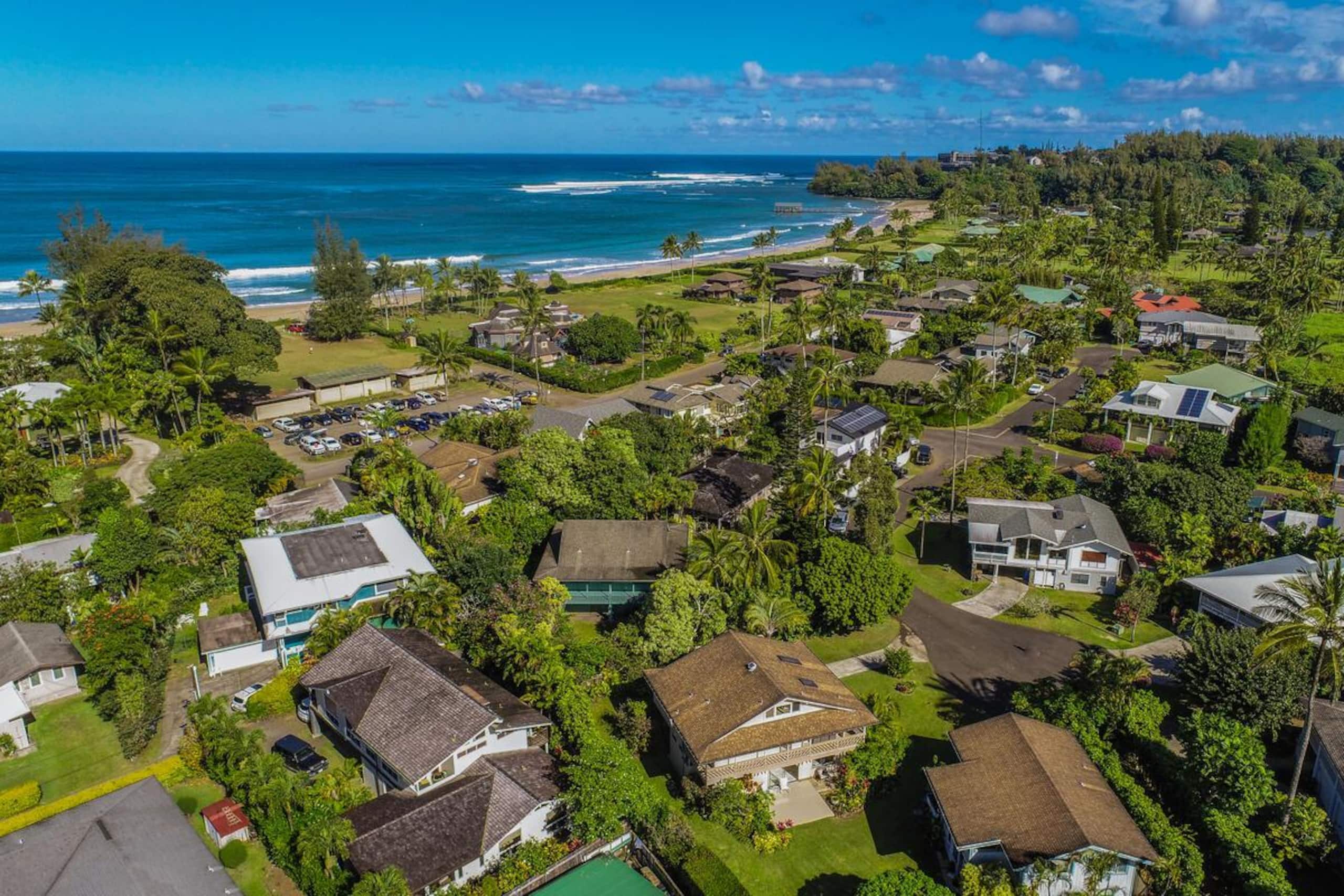 Home in Hanalei · ★4.29 · 2 bedrooms · 4 beds · 2 baths - Image 45