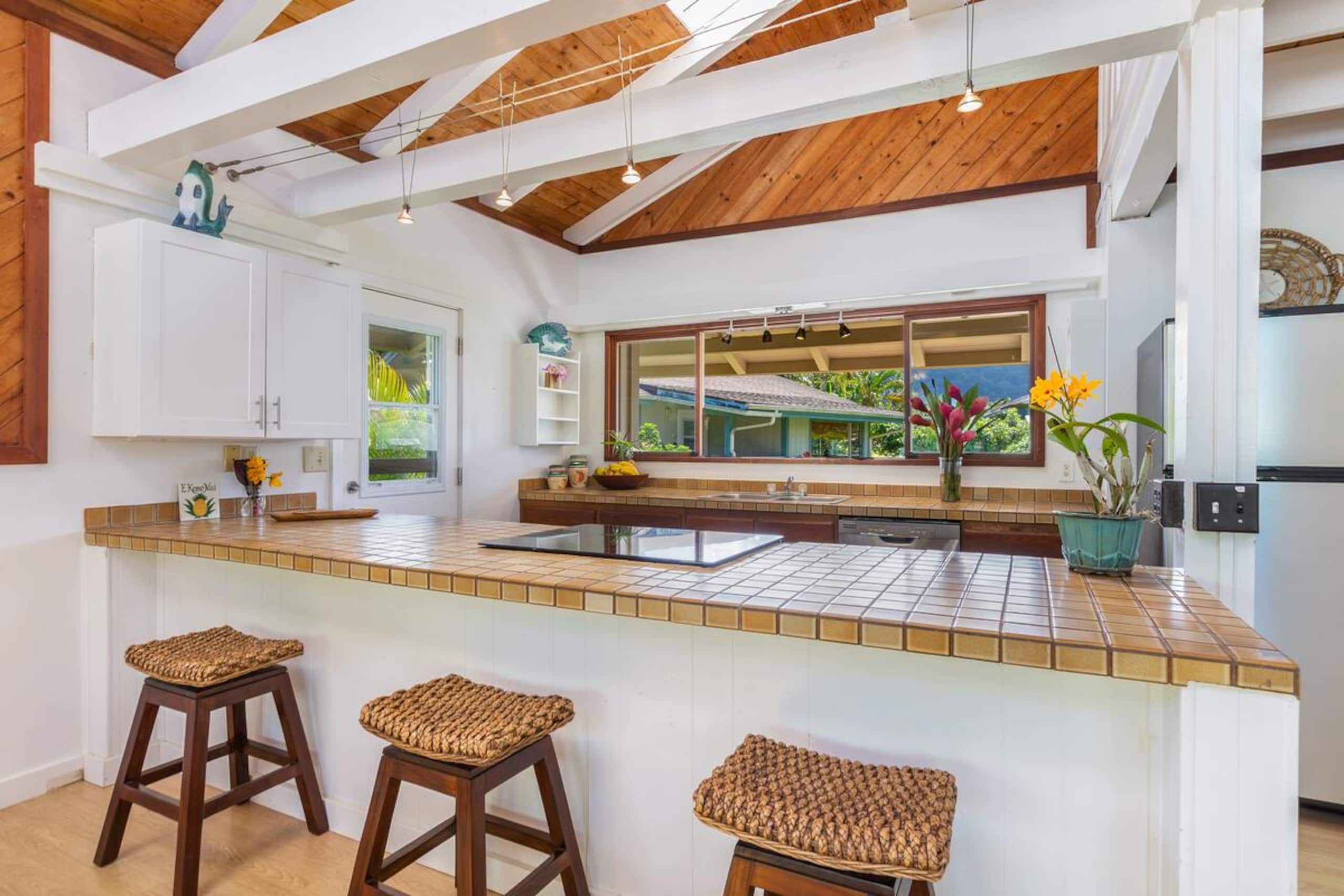 Home in Hanalei · ★4.29 · 2 bedrooms · 4 beds · 2 baths - Image 4